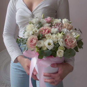 Коробка из ассорти цветов